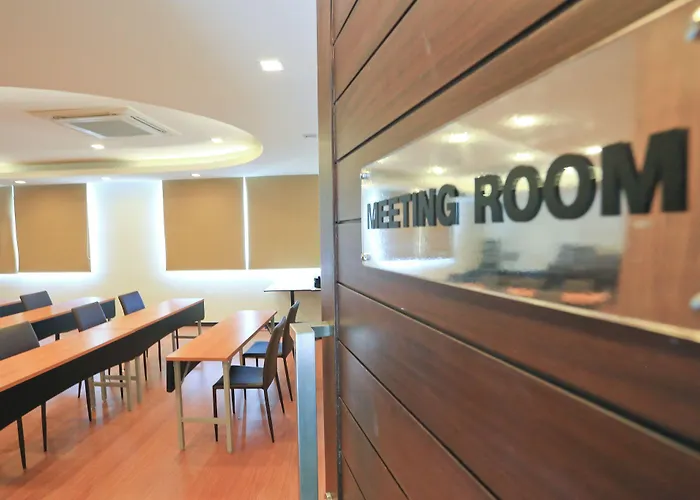 Hotel Crystal Suvarnbhumi Airport 4*
